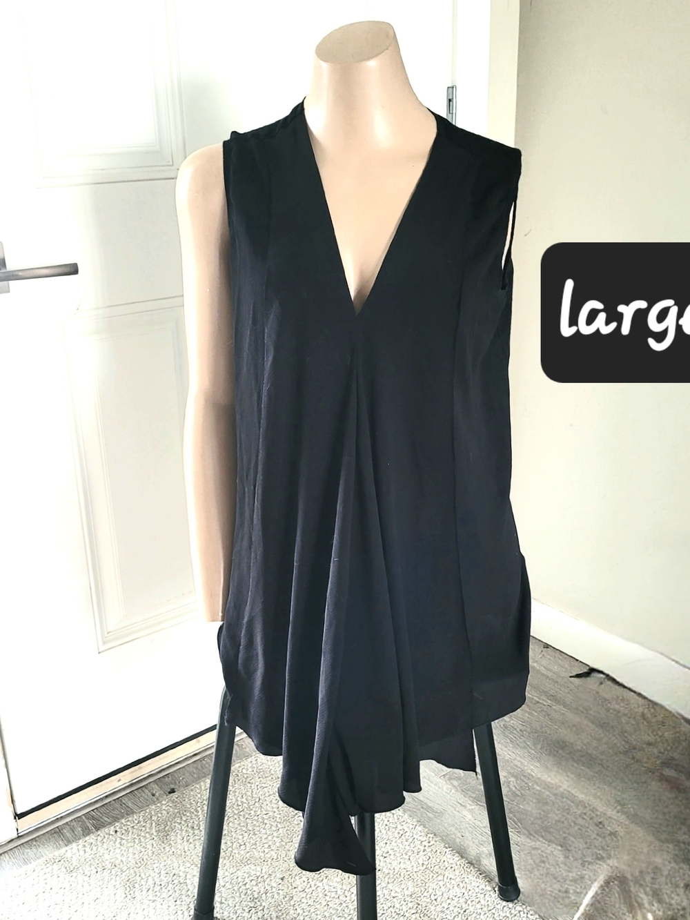 Black V-Neck Sleeveless Tank Top